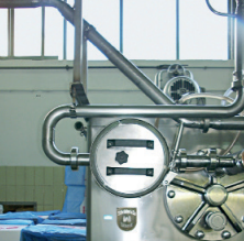 LIQUIMAG magnetic separator installed in a pipeline.